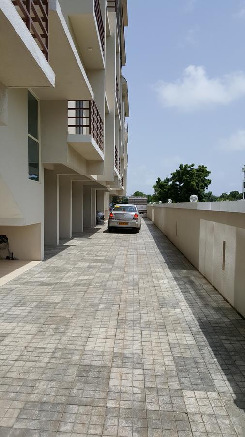 Acons Palm Beach Алибаг Екстериор снимка
