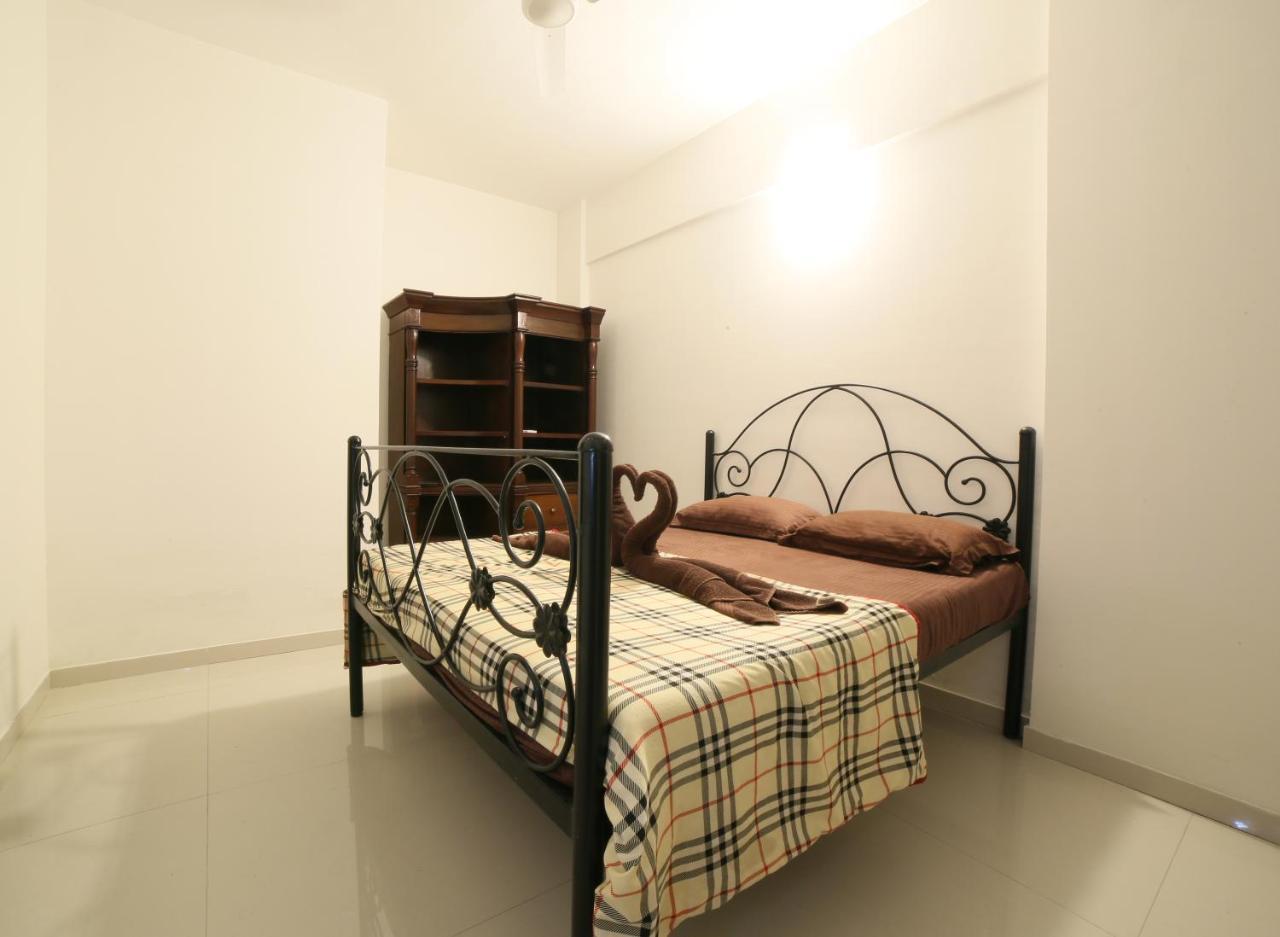 Acons Palm Beach Алибаг Екстериор снимка